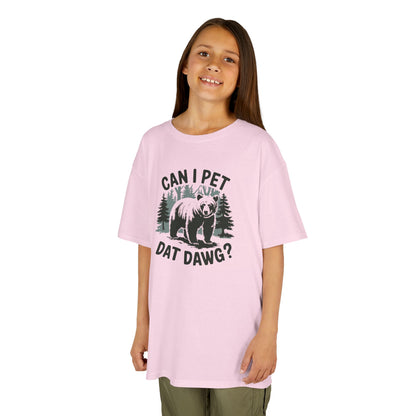 Girl wearing a pink "Can I Pet Dat Dawg" meme kids T-shirt with a playful dog graphic. Part of the Vivid Divergence Sensory Friendly Kids Shirts Range. The perfect T-shirt for sensory-sensitive kids and comes with a Sensory Satisfaction Promise.
